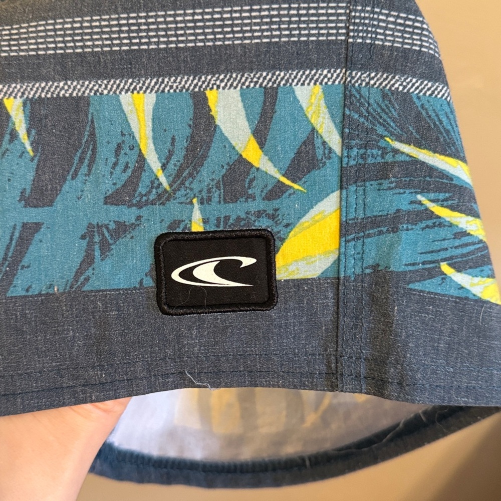 O’Neill swim shorts - Picture 3 of 4